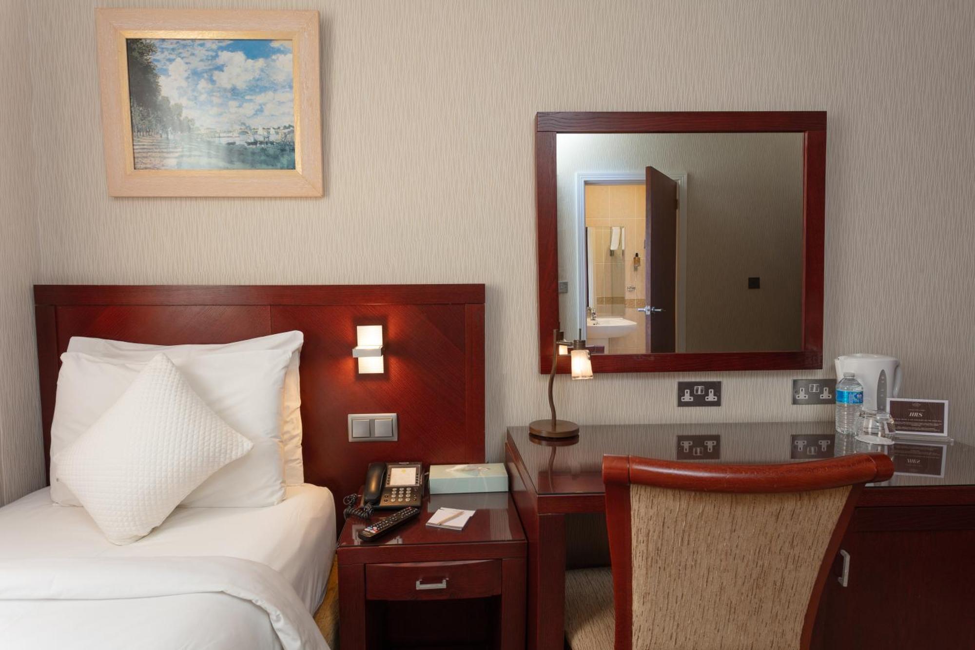 Saint Helier Jersey Hotel Savoy מראה חיצוני תמונה
