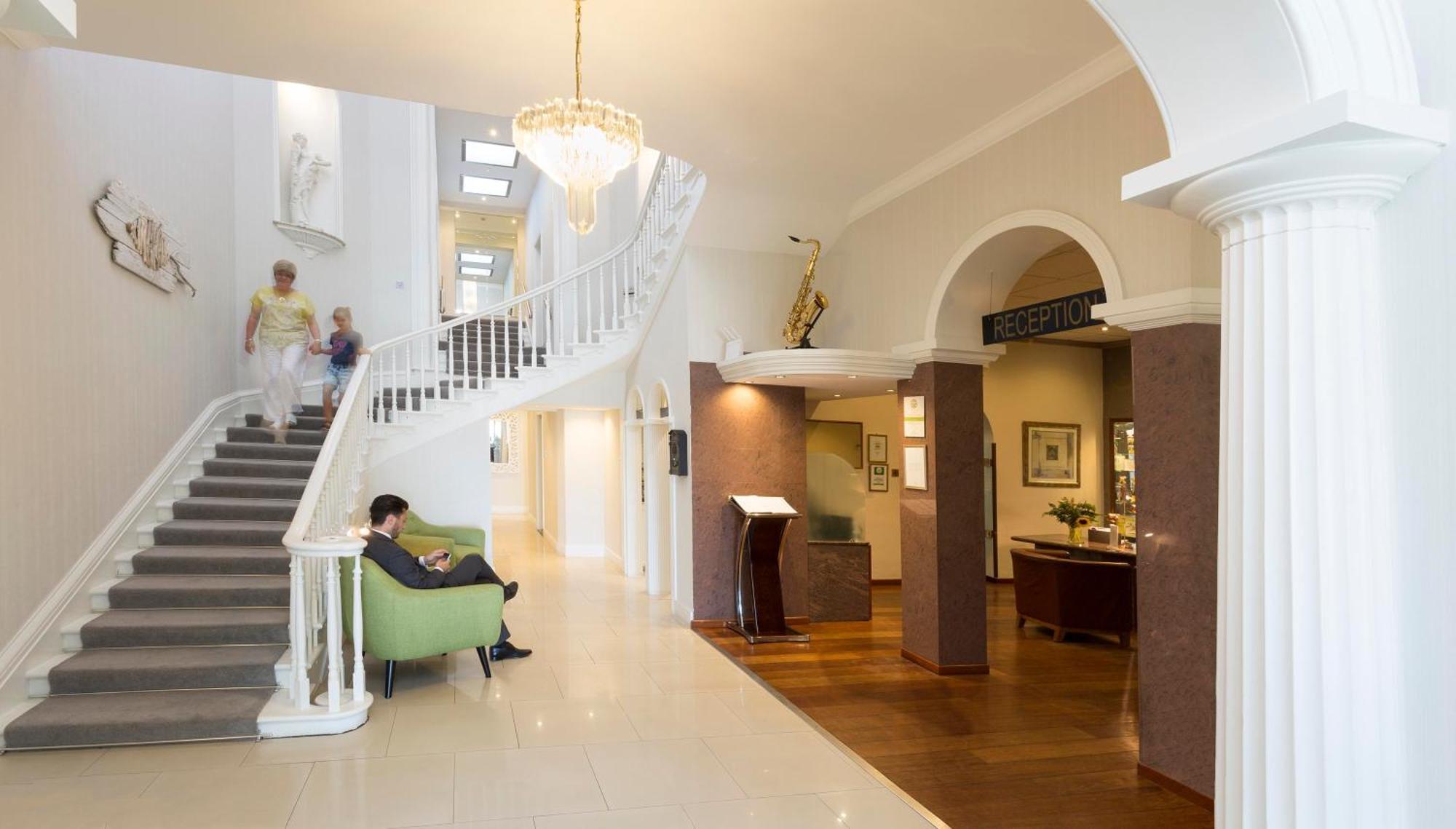 Saint Helier Jersey Hotel Savoy מראה חיצוני תמונה